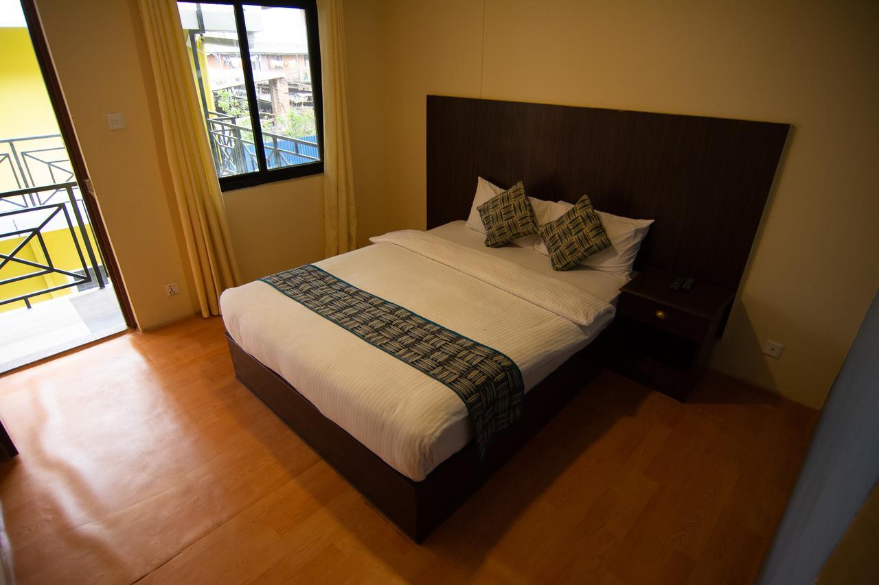 Hotel Dine & Dream Kathmandu Bagian luar foto